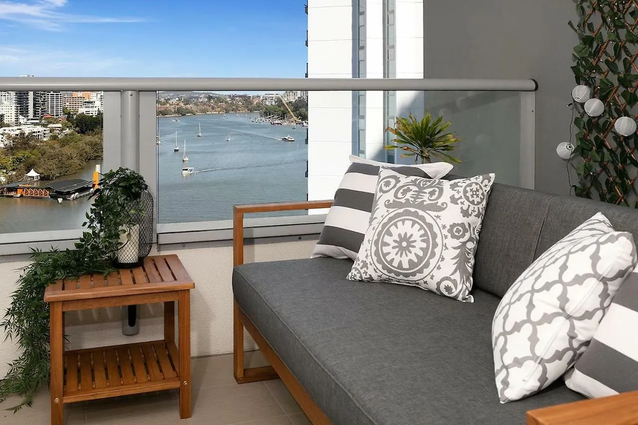 Amazing River View - 3 Bedroom Apartment - Brisbane Cbd - Netflix - Fast Wifi - Carpark